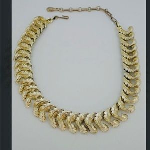 VTG LISNER LEAF DESIGN NECKLACE